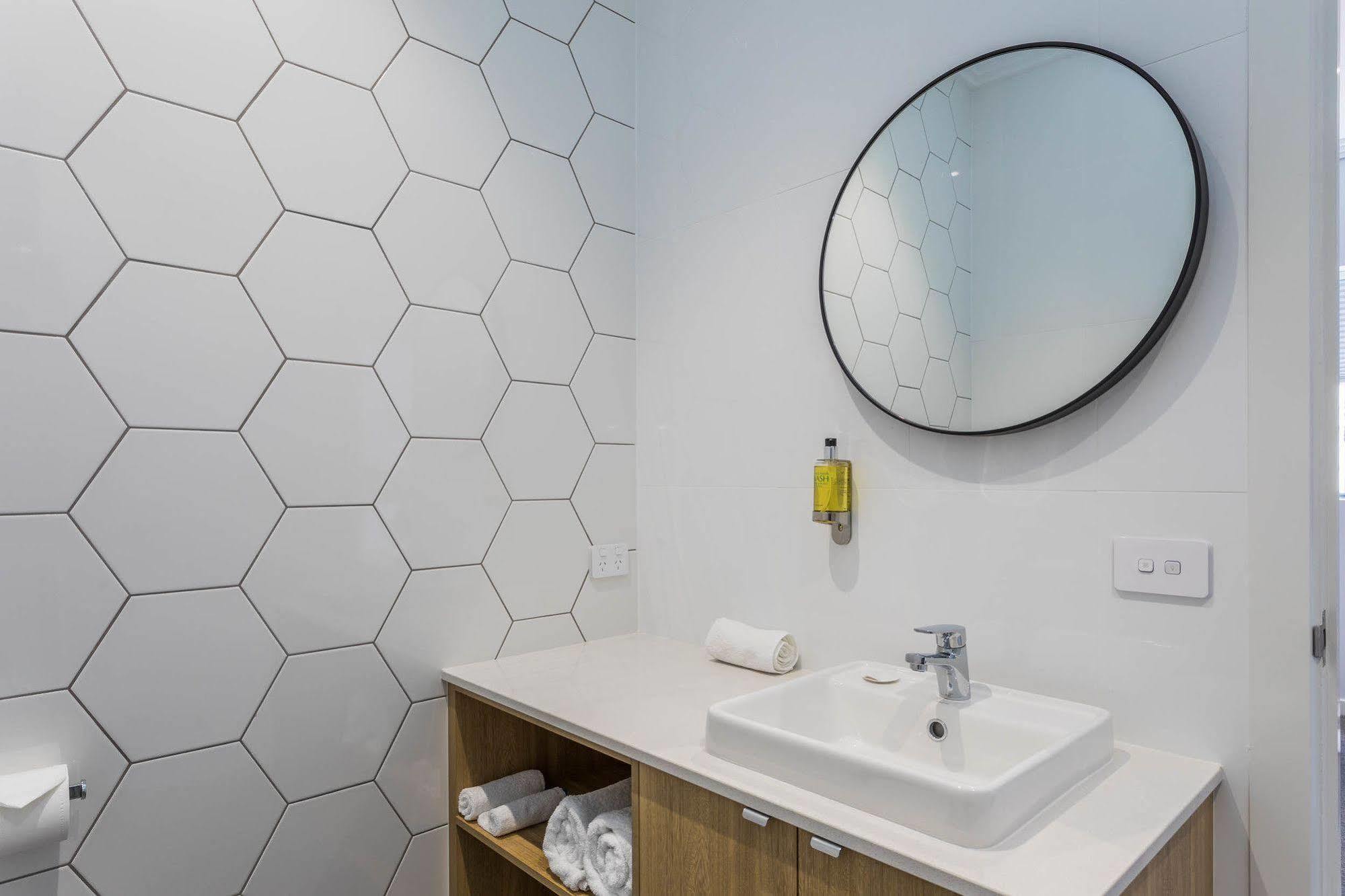 וואגה וואגה Civic Apartments מראה חיצוני תמונה